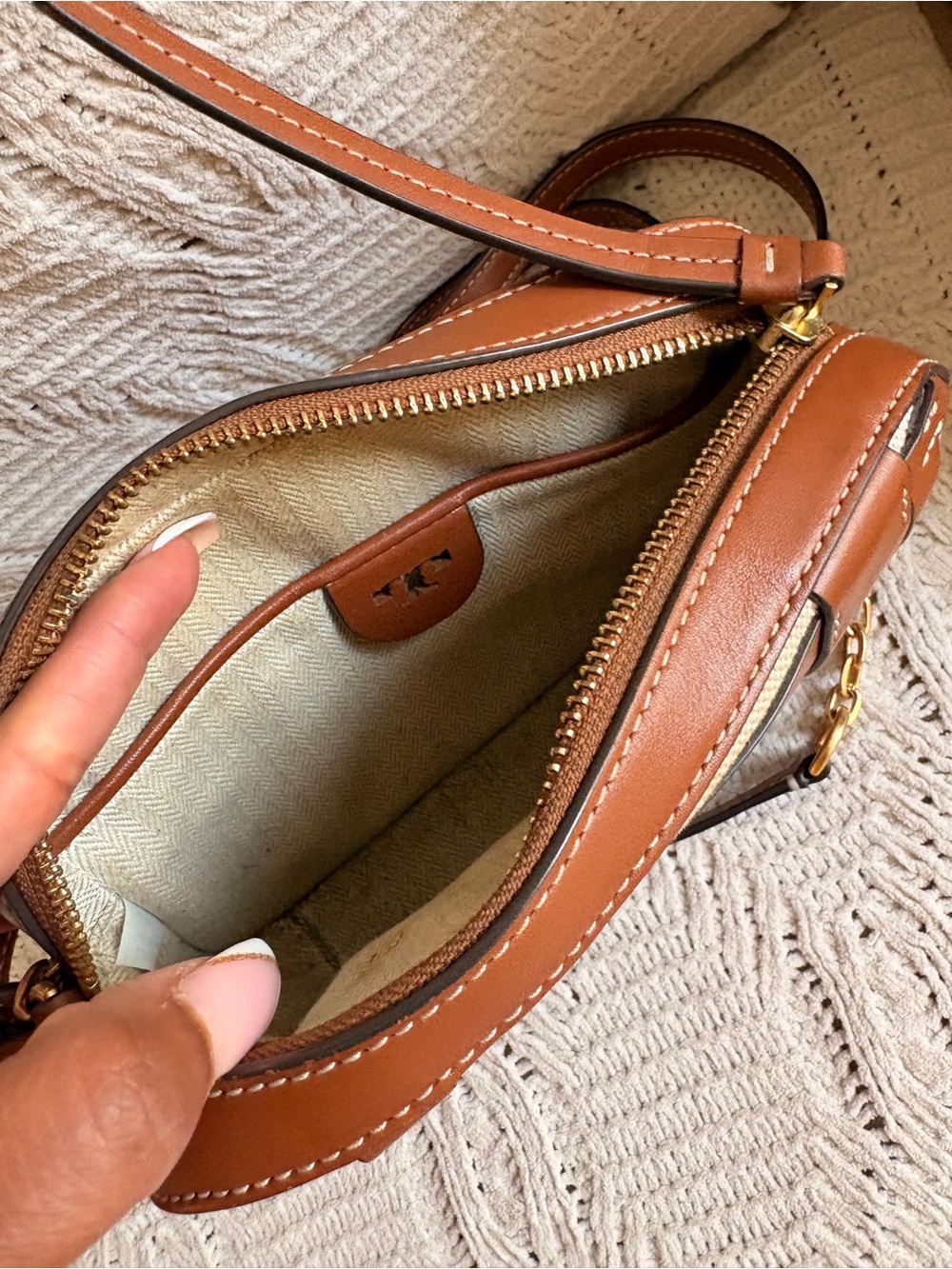 Tory Burch Brown Leather & Cream Canvas Woven Camera Crossbody - Picture 5 of 5